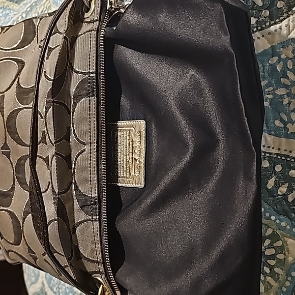 Coach Poppy - Picture 9 of 12